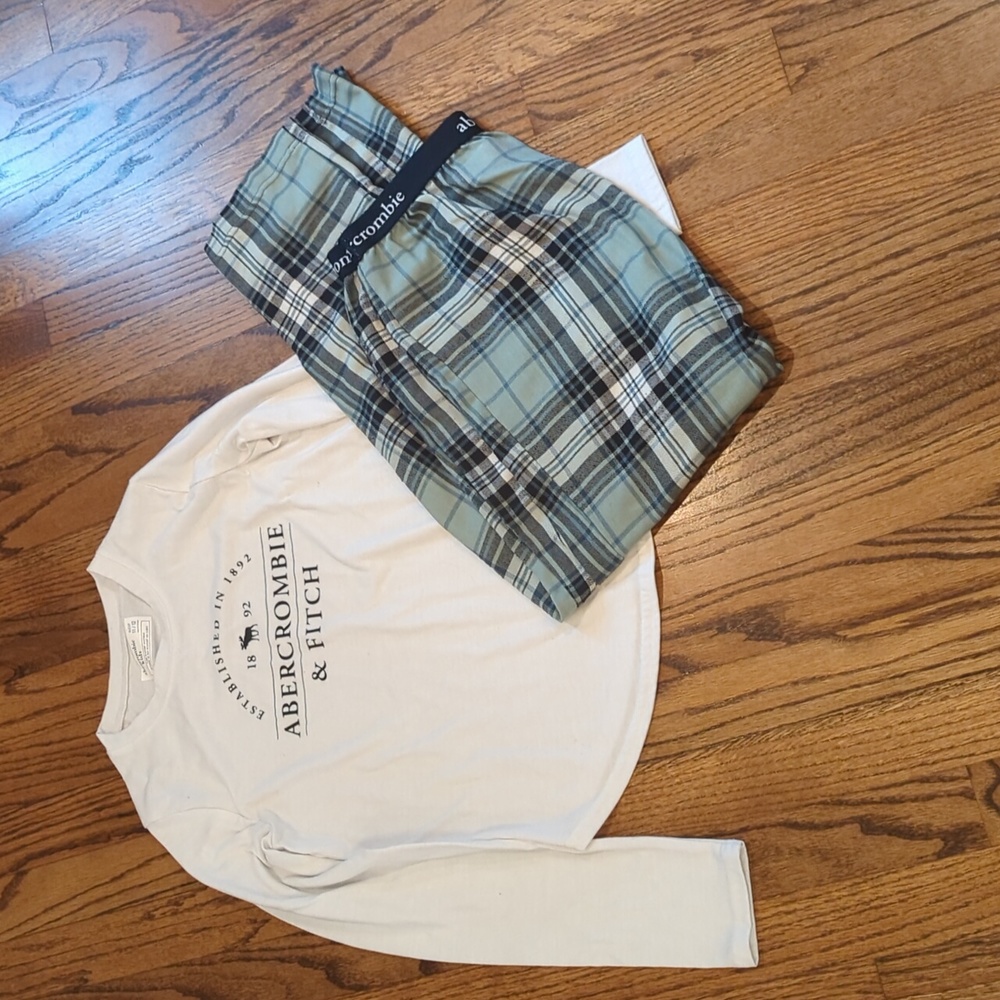 Abercrombie Kids long sleeve pajamas